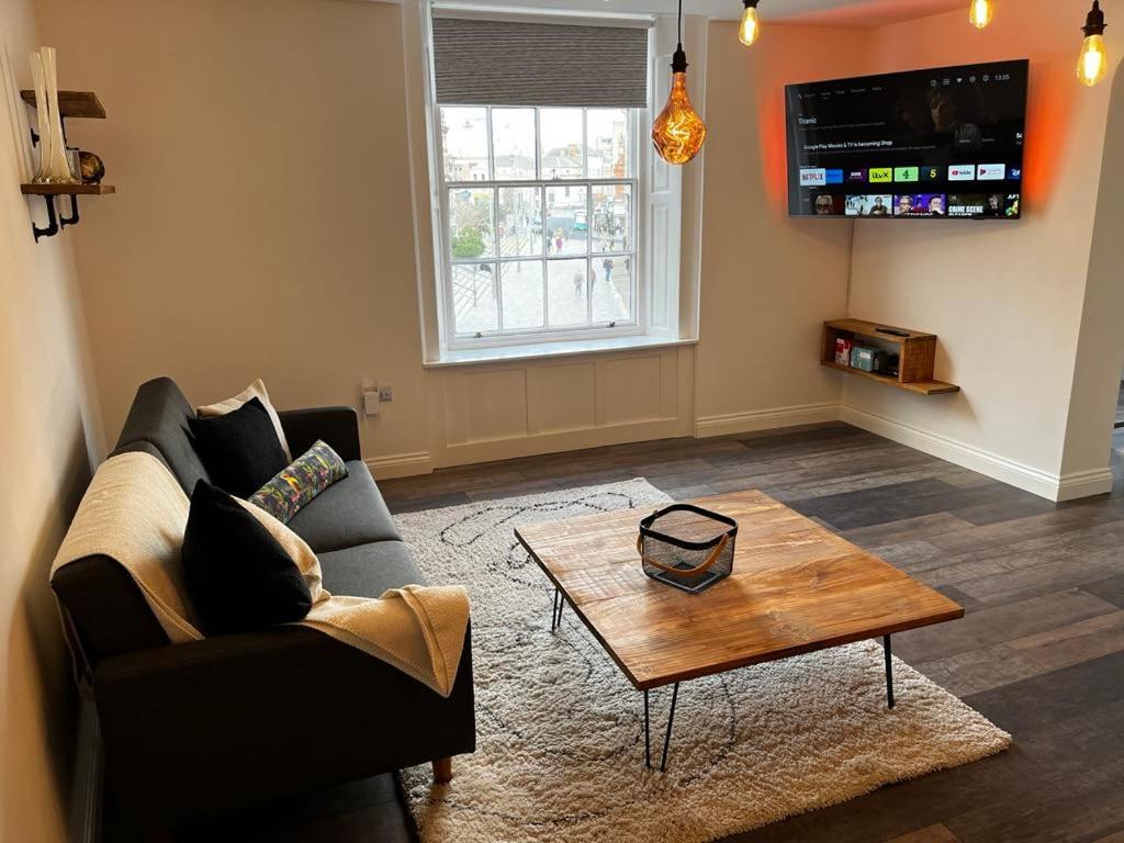 Sterling Stylish 2 Bedroom Central Modern Apartment Дарлингтон Экстерьер фото