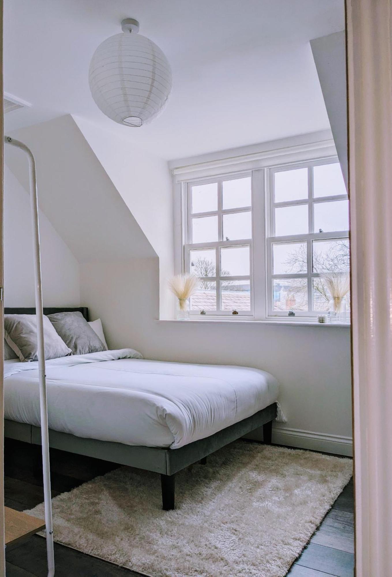 Sterling Stylish 2 Bedroom Central Modern Apartment Дарлингтон Экстерьер фото