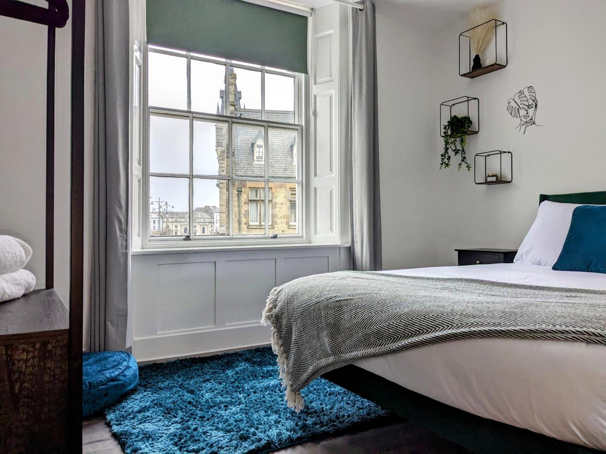 Sterling Stylish 2 Bedroom Central Modern Apartment Дарлингтон Экстерьер фото